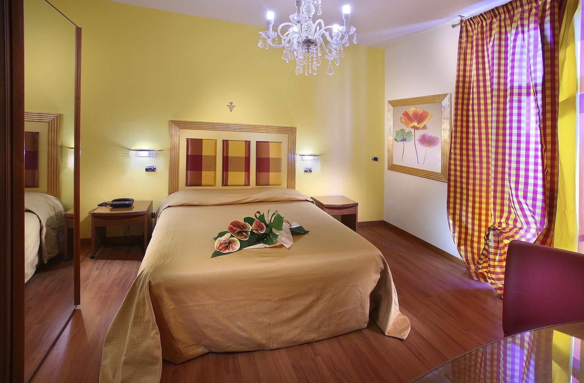 Hotel Nuovo Savi Montecatini Terme Exterior photo