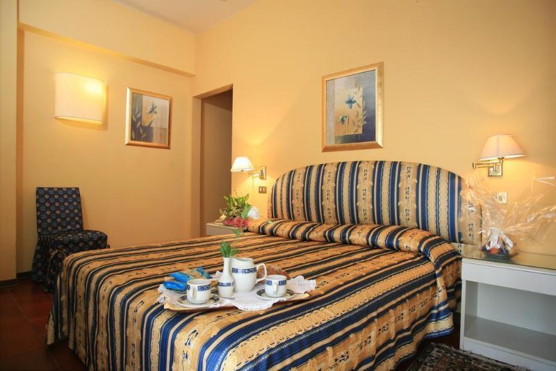 Hotel Nuovo Savi Montecatini Terme Exterior photo